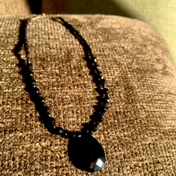 Black crystal necklace - Picture 1 of 3
